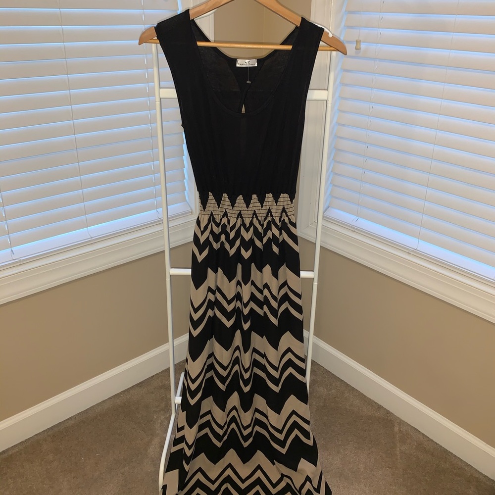 Maxi dress with chevron bottom